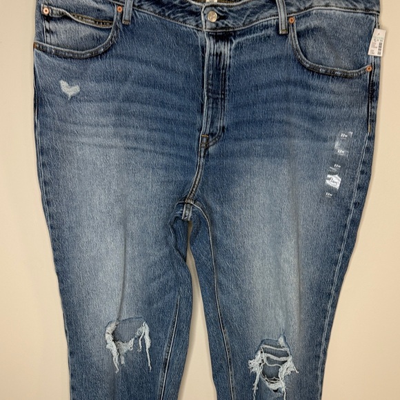 Maurice’s HighRise Distressed Mom Jeans Light Wash Plus Size 22 Relaxed Fit - Picture 6 of 16